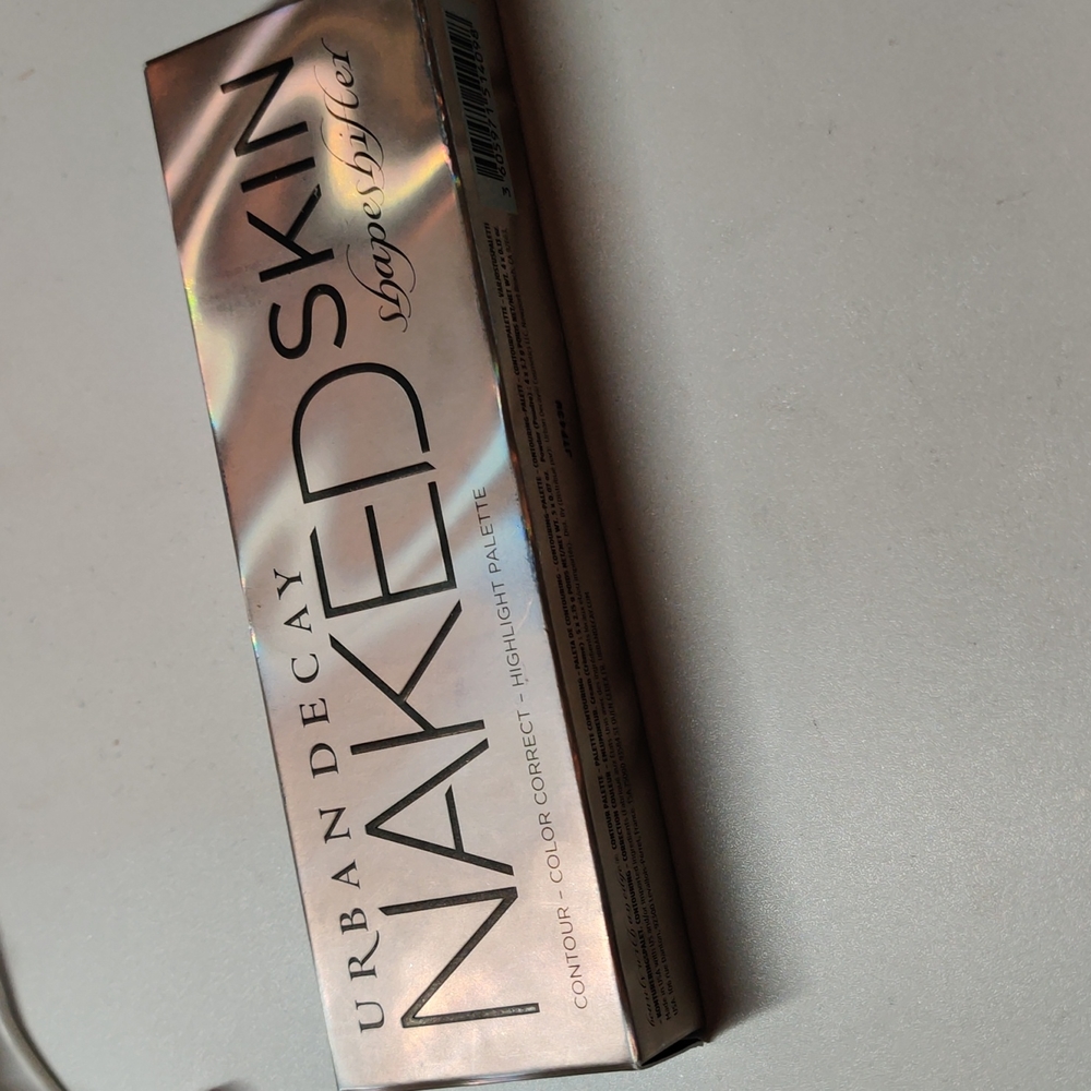 Urban Decay Naked Skin Shapeshifter light medium shift